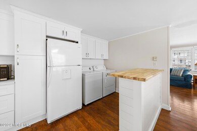 210W5thSt-12