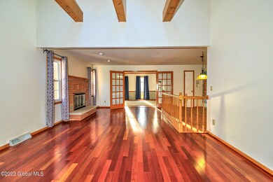 37BarringtonCt-10