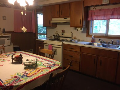 1249 Shoemaker Ave, Wyoming, PA 18644 - photo 3