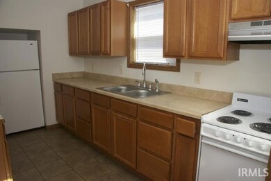 506 W Cleveland Ave, Elkhart, IN 46516 - photo 4