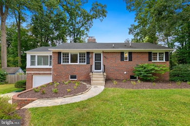 10601 Kinloch Rd, Silver Spring, MD 20903 - photo 2