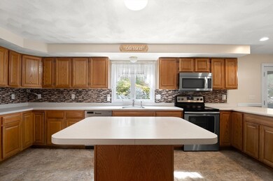 2 Mulberry St, Groveland, MA 01834 - photo 5