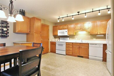 1416 Aspen Dr unit 1416, Waterloo, IA 50701 - photo 2