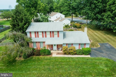 1672 Bishopwood Blvd E, Harleysville, PA 19438 - photo 2