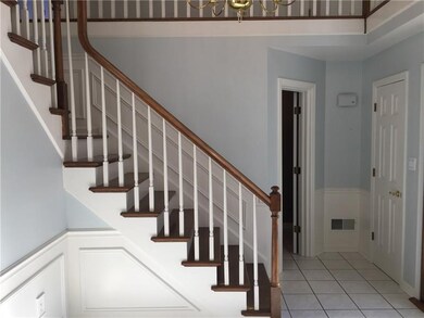 515 Hollydale Dr, Bethel Park, PA 15102 - photo 2