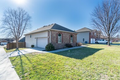 870 W Pembrook Ave-38