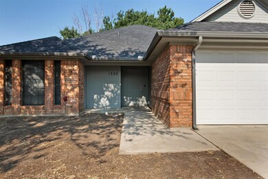 1202 Oak Tree Ln, Weatherford, TX 76086 - photo 4