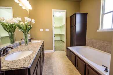 6 n master bath 2