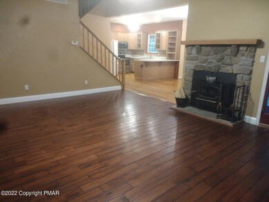 125 Spruce Run Dr, Dingmans Ferry, PA 18328 - photo 5