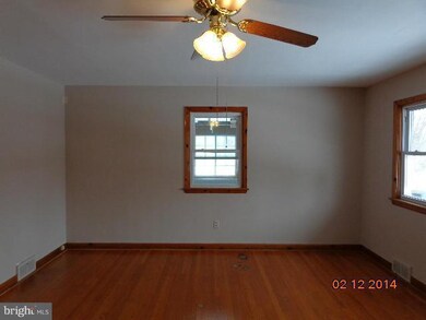 17301 Diane Dr, Hagerstown, MD 21740 - photo 5