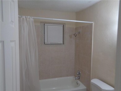 2206 Atlanta St unit 2, Hollywood, FL 33020 - photo 5