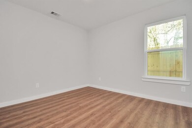 1015 North Ln unit B, Houston, TX 77088 - photo 5