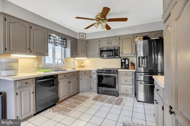 2947 Roosevelt Dr, Chambersburg, PA 17201 - photo 7