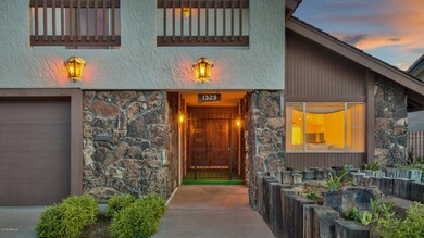 1329 E Whalers Way