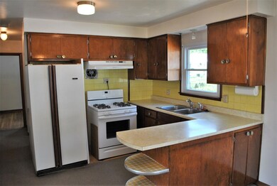 1260 Carbone Dr, Columbus, OH 43224 - photo 5