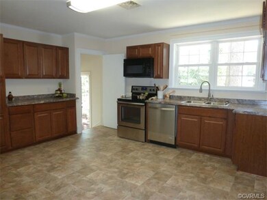 Remodeled Eat-in Kitchen