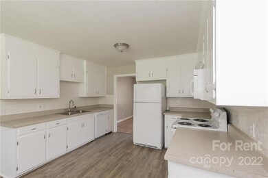 604 Brandon St, Statesville, NC 28677 - photo 7