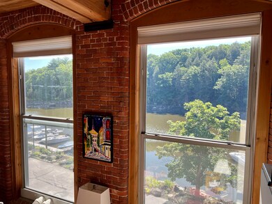 Rivermoor Landing unit 20, Newmarket, NH 03857 - photo 2