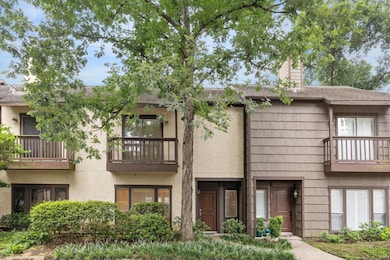 11711 Memorial Dr unit 639, Houston, TX 77024 - photo 2