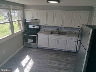 3316 Kessler Ct, Halethorpe, MD 21227 - photo 2