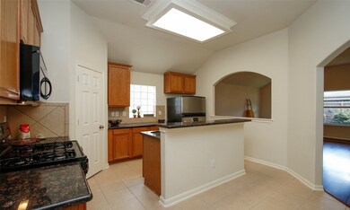 15934 Cottage Ivy Cir, Tomball, TX 77377 - photo 5