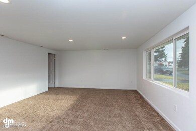 Living Room MS_91597-SMALL