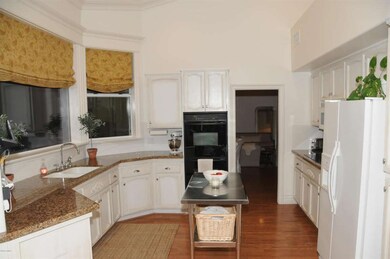 924 S Maple, Mesa, AZ 85206 - photo 6