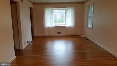 13301 Parkland Dr, Rockville, MD 20853 - photo 5