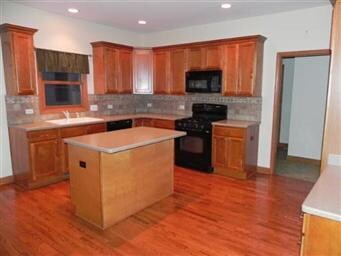 411 Sudbury Cir, Oswego, IL 60543 - photo 3