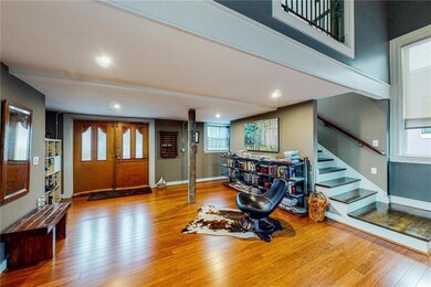 8 Aurora St, Providence, RI 02908 - photo 5