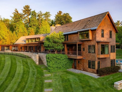 Multi-generational floor plan