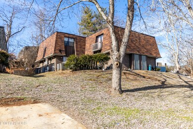 9008 Creekside Ln NW, Knoxville, TN 37923 - photo 5