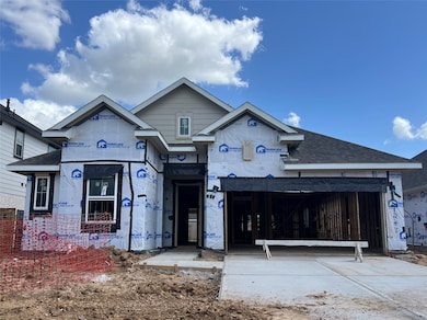 One-story home with 3 bedrooms, 2.5 baths and 3 ca