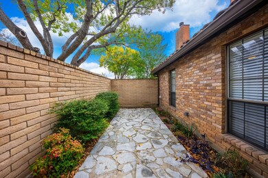 1123 Lois St, Kerrville, TX 78028 - photo 6