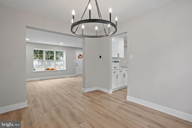 81 Rosalind Cir, Sicklerville, NJ 08081 - photo 5