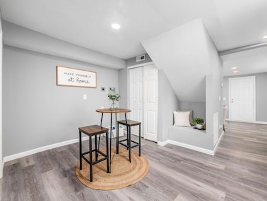 2767 Hiawatha St, Columbus, OH 43211 - photo 6