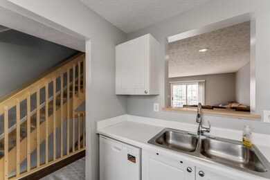 715 Parkbluff Way unit 715, Lewis Center, OH 43035 - photo 7