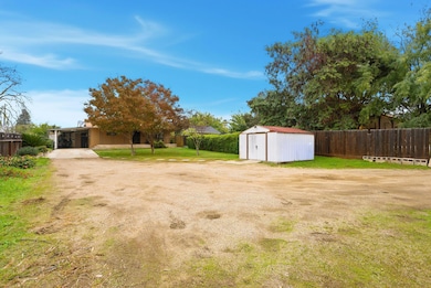 469 Pomegranate St, Woodlake, CA 93286 - photo 3