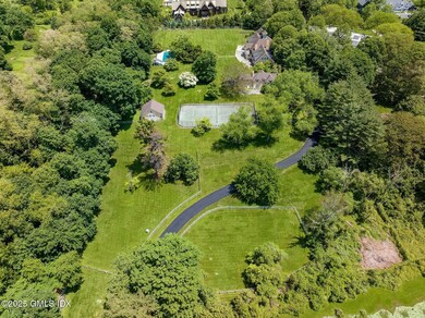 577 Round Hill Rd, Greenwich, CT 06831 - photo 2