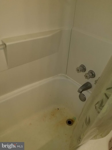 2411 Magnolia Dr, Wilmington, DE 19810 - photo 6