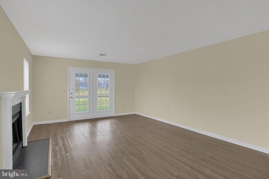613 Barrington Ct, Palmyra, PA 17078 - photo 2