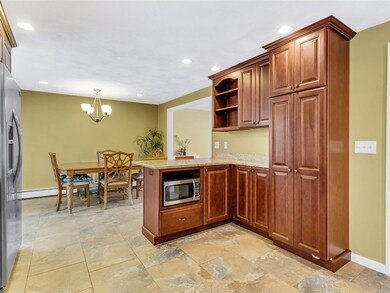 12 Bayberry Ln, Randolph, MA 02368 - photo 4