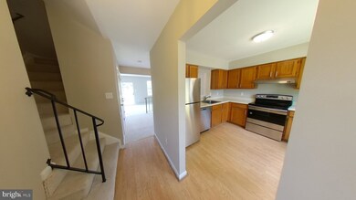 914 Newington Ct, Capitol Heights, MD 20743 - photo 4