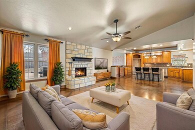Open floor plan. Great for the entertainer.