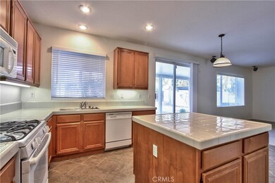 31092 Huntsman Ct, Winchester, CA 92596 - photo 2