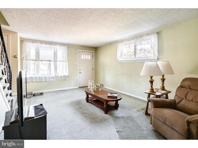 819 Crescent Dr, Glenolden, PA 19036 - photo 4