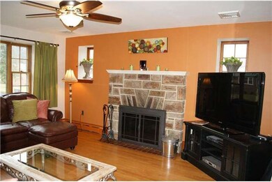 316 Heston Ave, Norristown, PA 19403 - photo 6