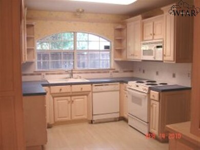 1523 Malcolm Ln, Wichita Falls, TX 76302 - photo 5