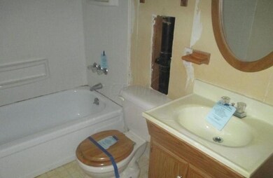 1610 Calgary Dr, Columbus, OH 43229 - photo 7