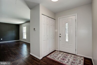 4508 Libbey Dr, Fairfax, VA 22032 - photo 5